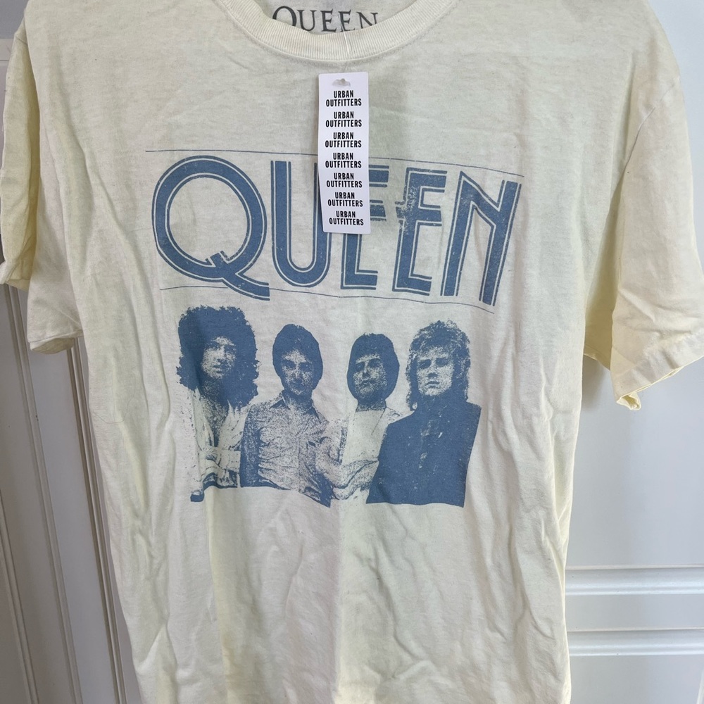 Queen Band Tee